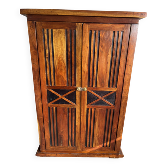 Armoire Bois et Chiffons en acacia massif