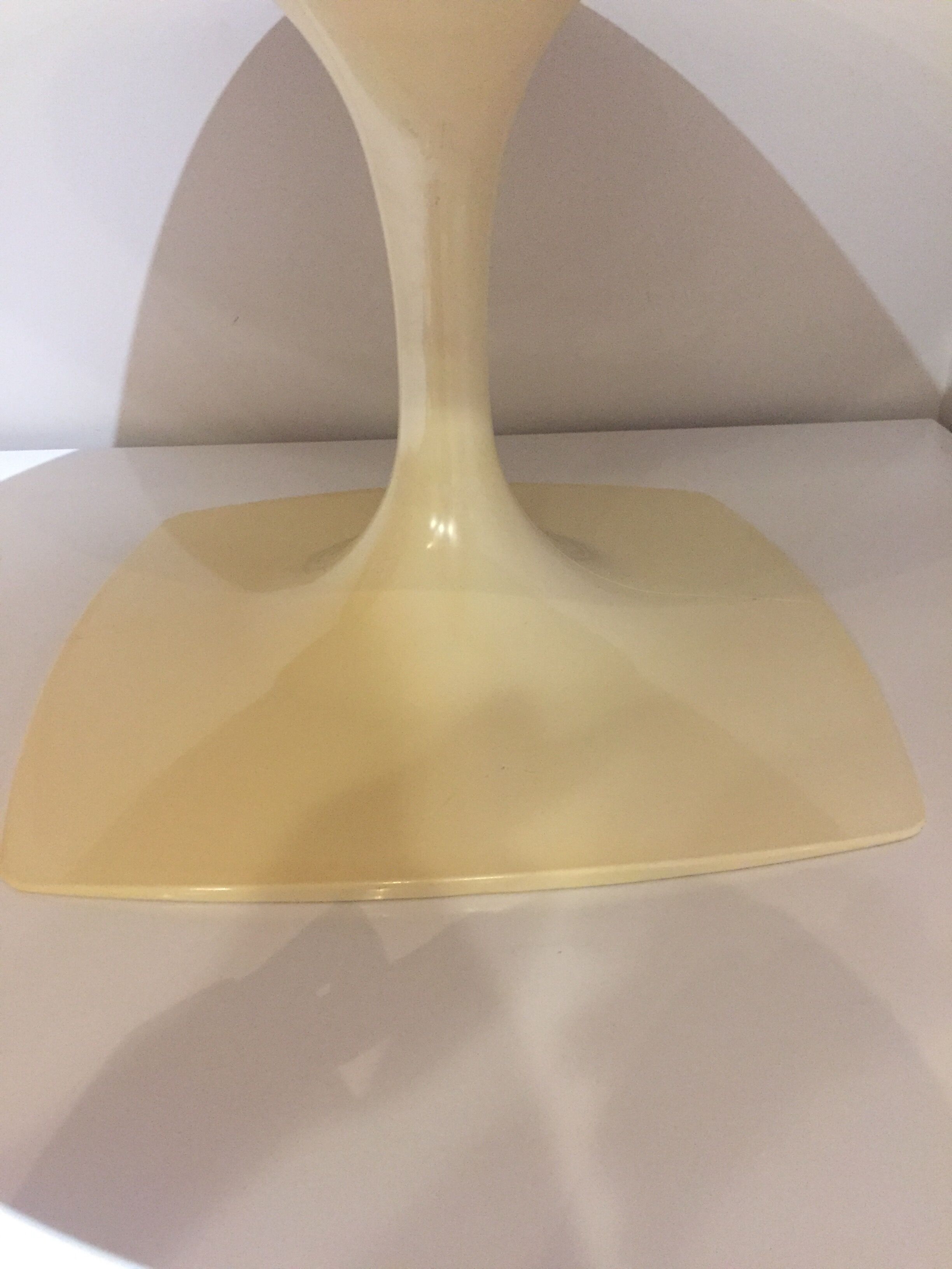 Coffee table tulip feet Stamp Nurieux, France, year 1970