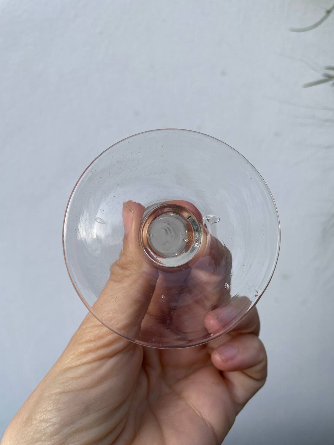 4 champagne coupes in bubbled blown glass, circa 1900