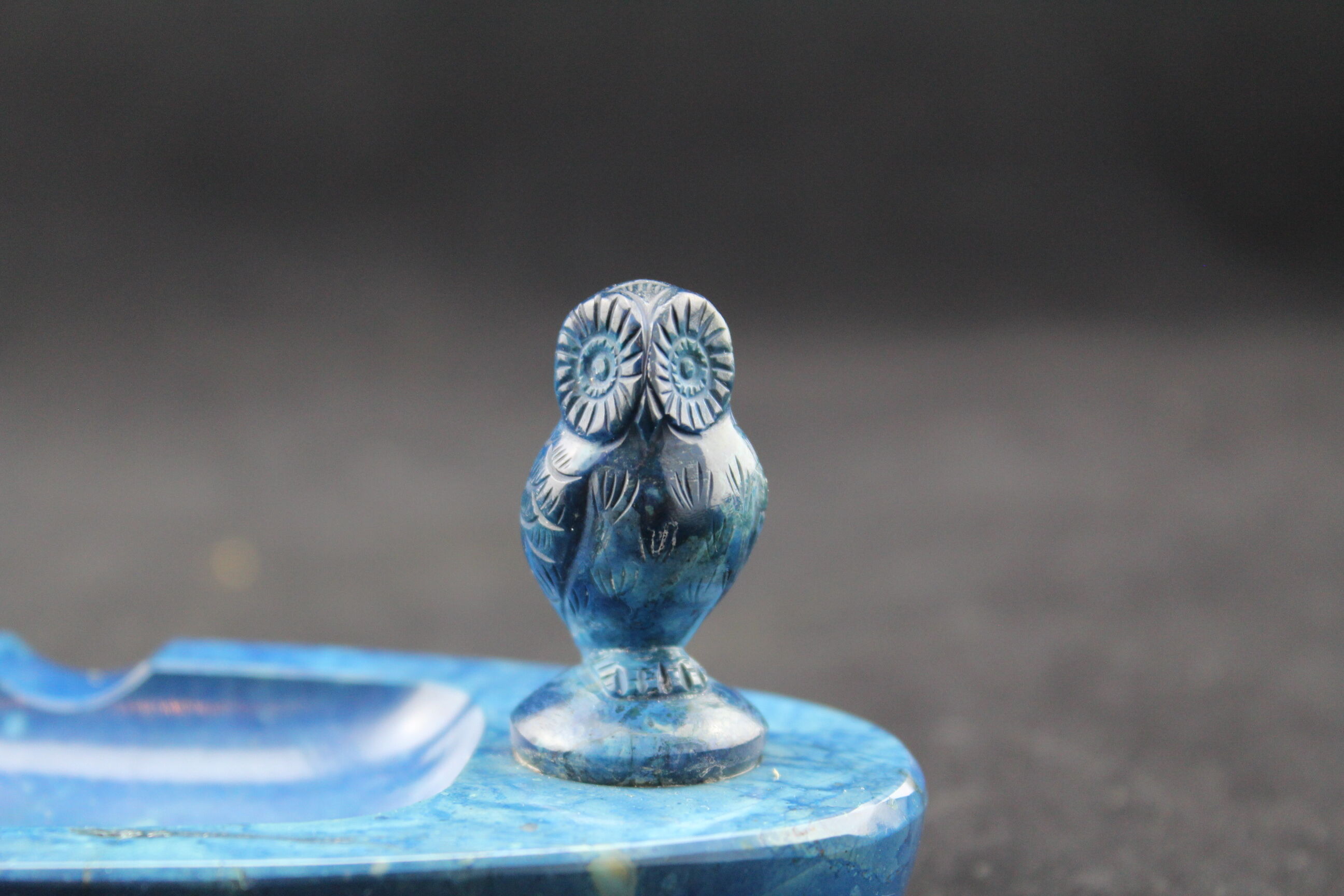 Ashtray in lapis lazuli, cut and polished, OWL/owl, stone
