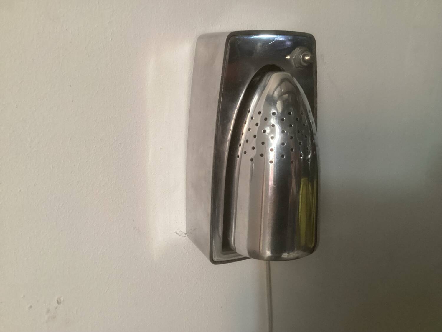 2 appliques murales industrielles aluminium design 1960