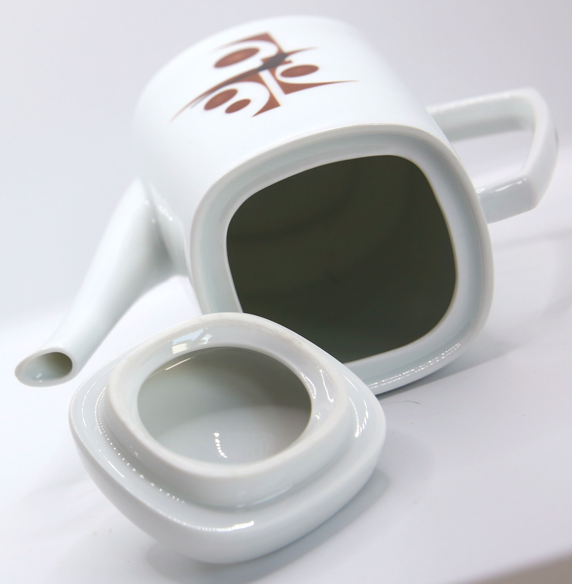 Seventies coffee maker in Sologne porcelain