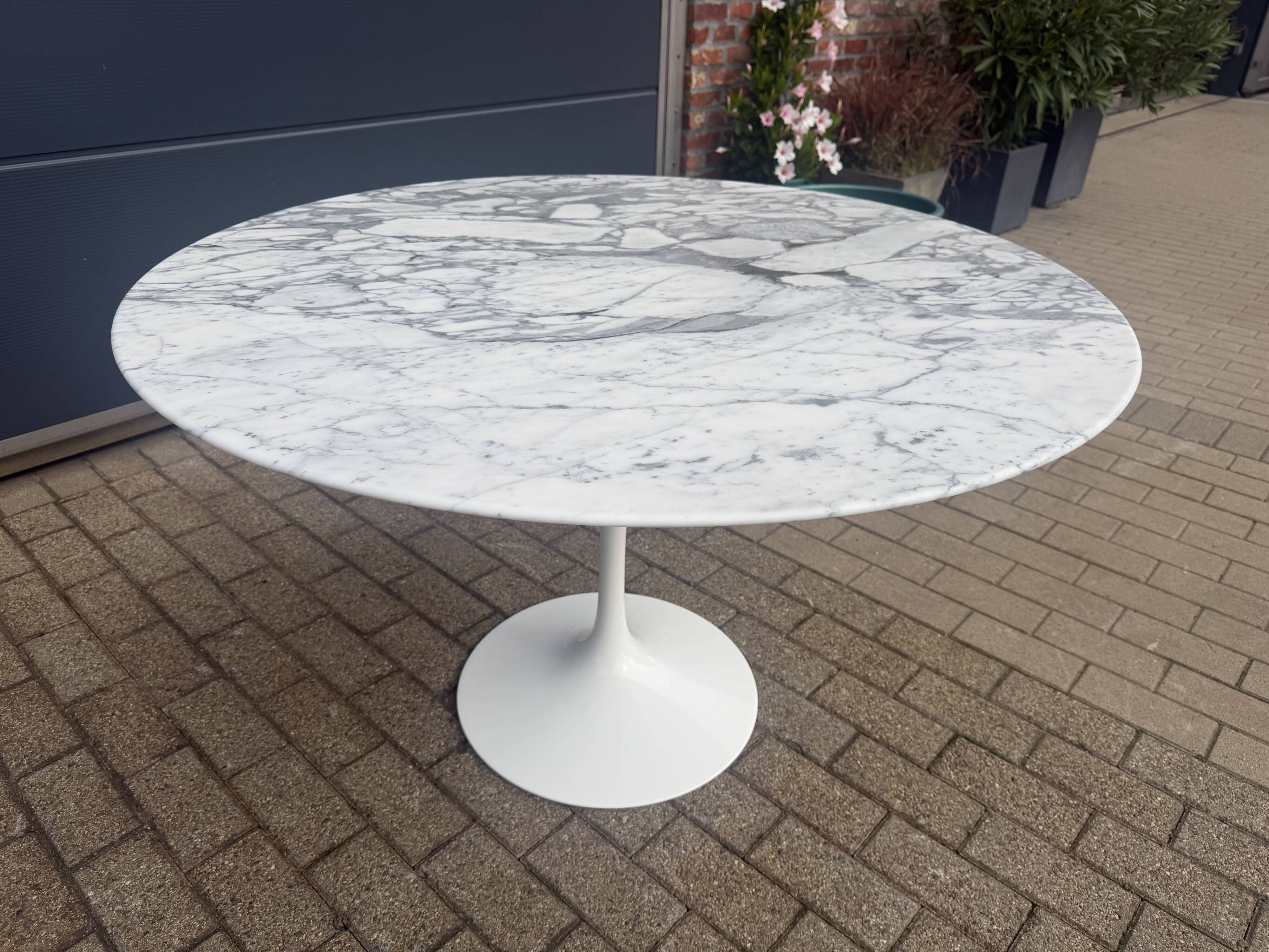 Original Knoll Tulip Arabescato Matte 152cm round LIKE NEW! Eero Saarinen