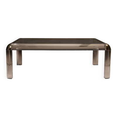 Table basse rectangulaire en Lucite et laiton, Europe années 1970