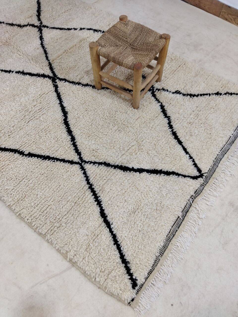 Tapis berbère marocain artisanal fait main251 x 143 cm
