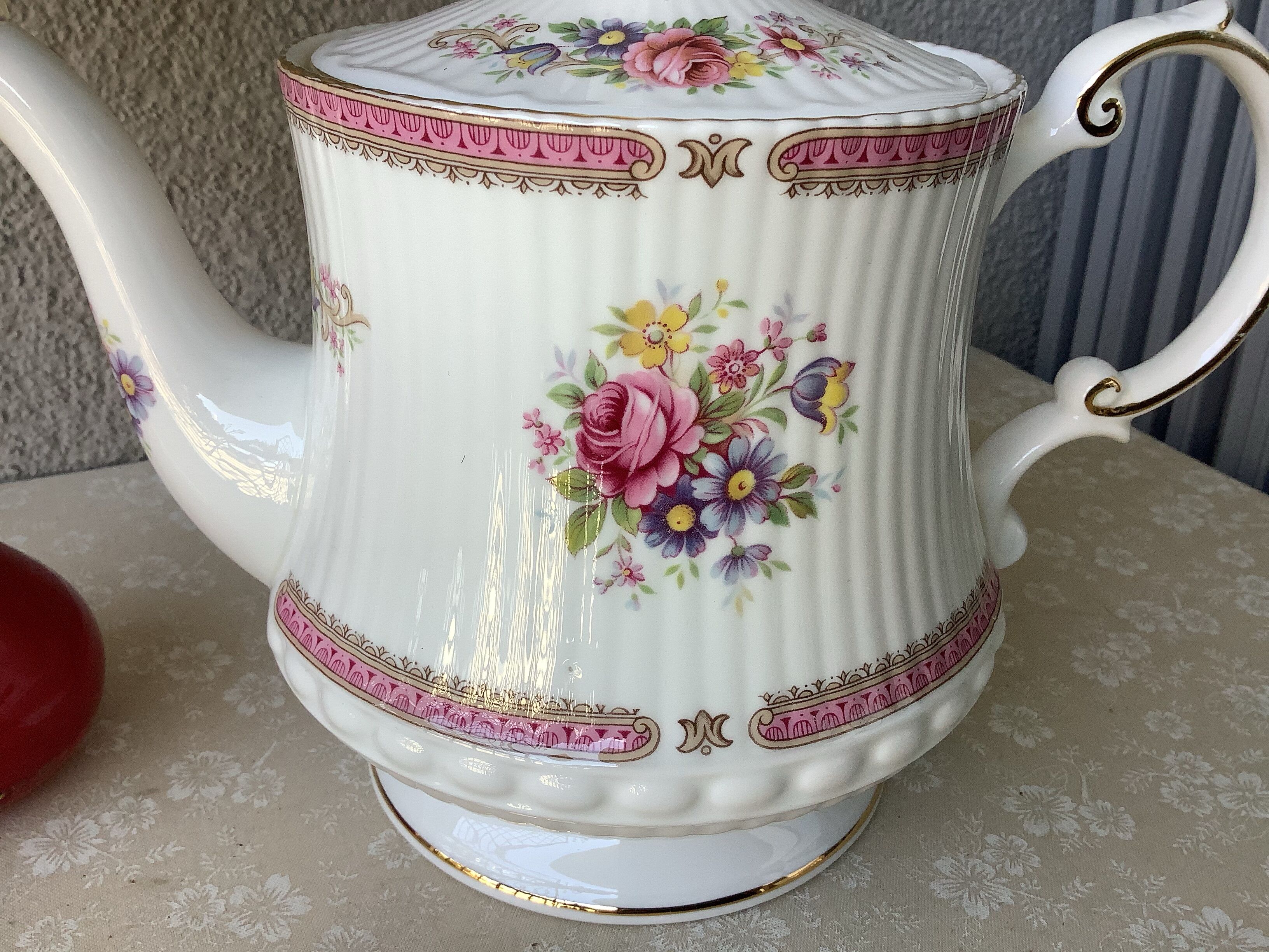 Queen's Rosina Richmond Teapot