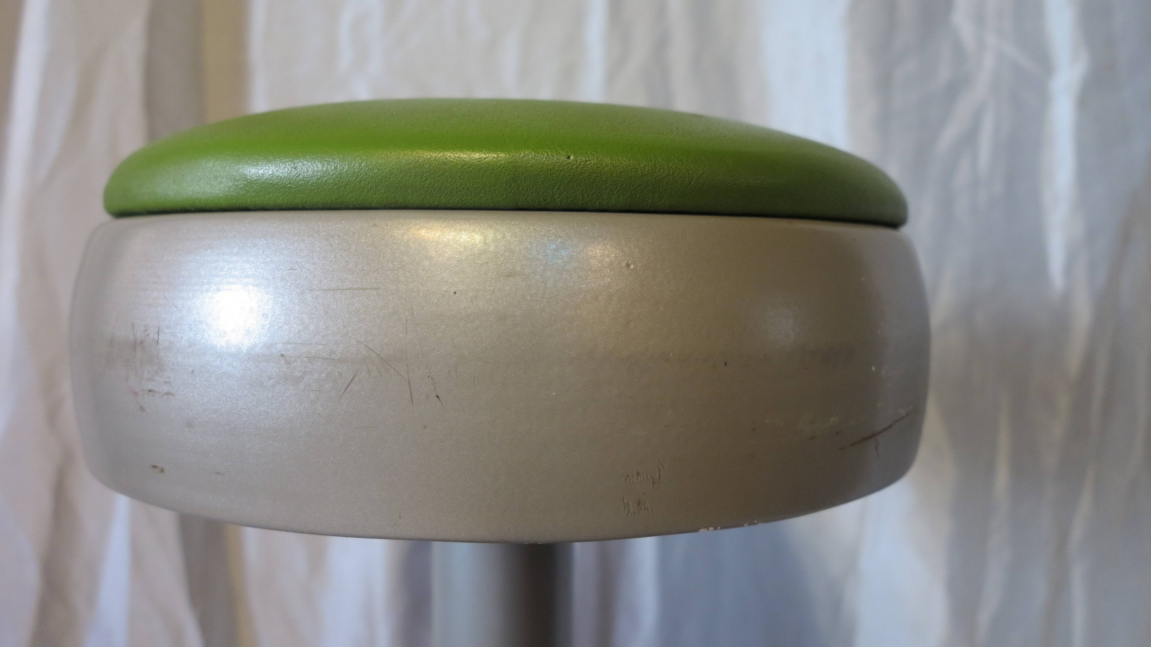 Tabouret haut acier et skaï