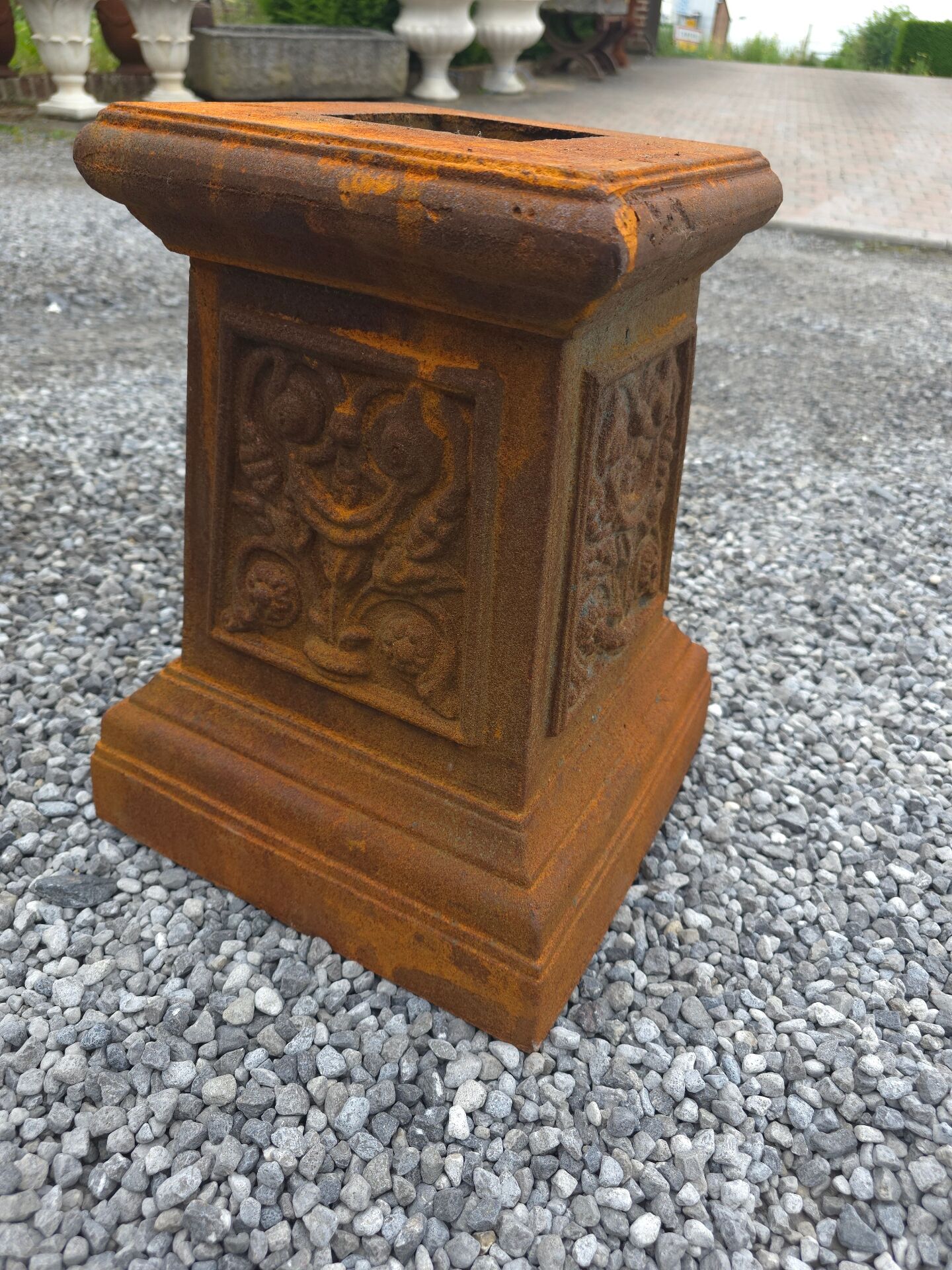 Cast iron base for statue or Medici.