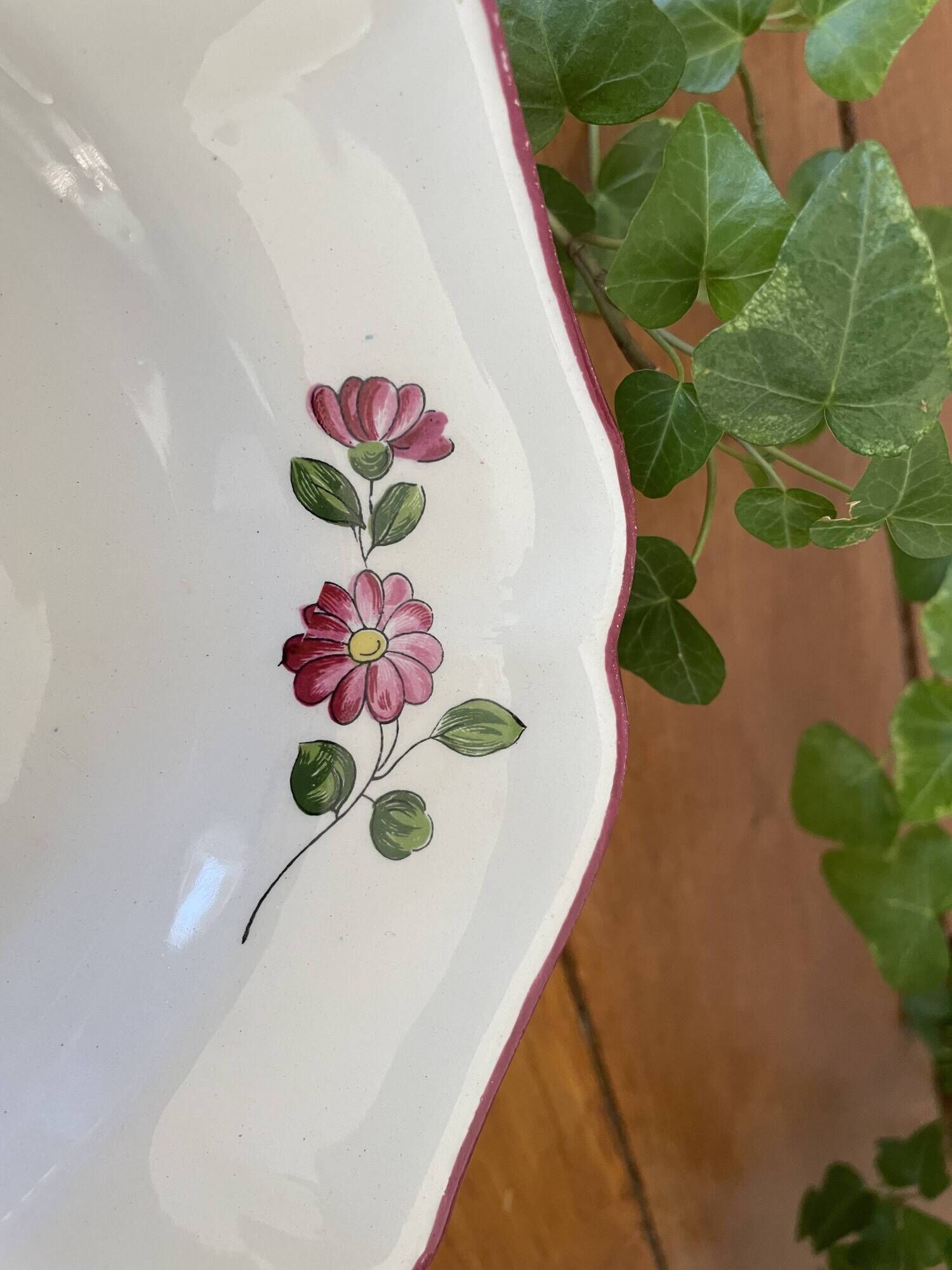 Antique serving dish in Saint-Amand earthenware (Nord)