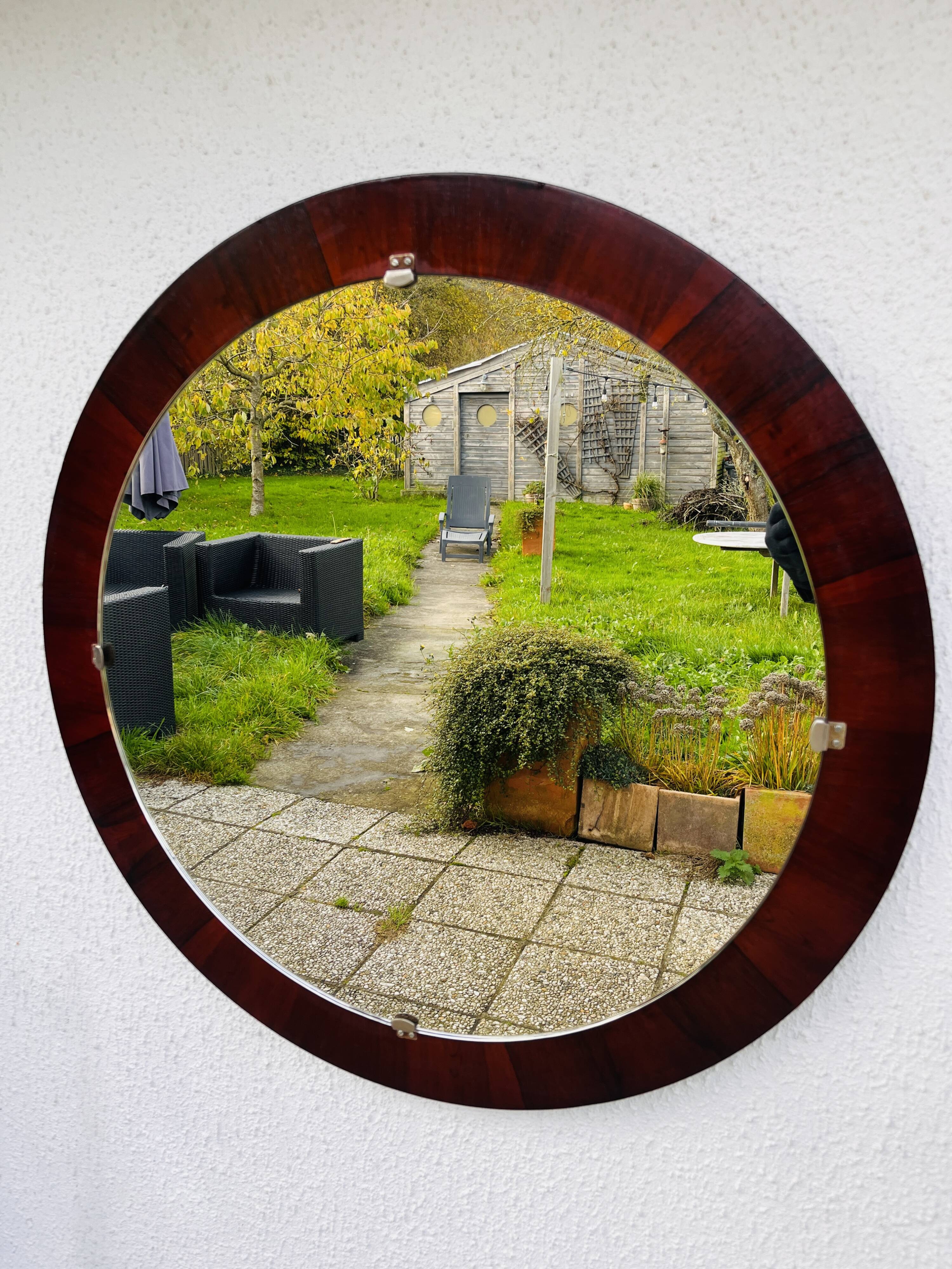 Round mirror in rosewood