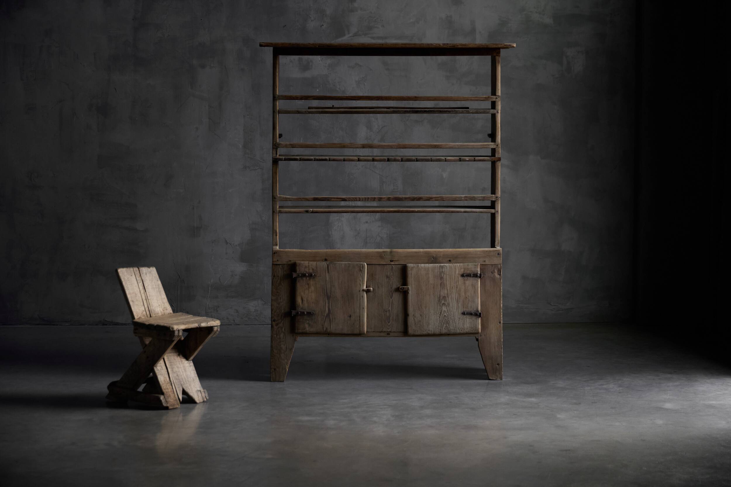 Cabinet rustique primitif, France, 19e siècle