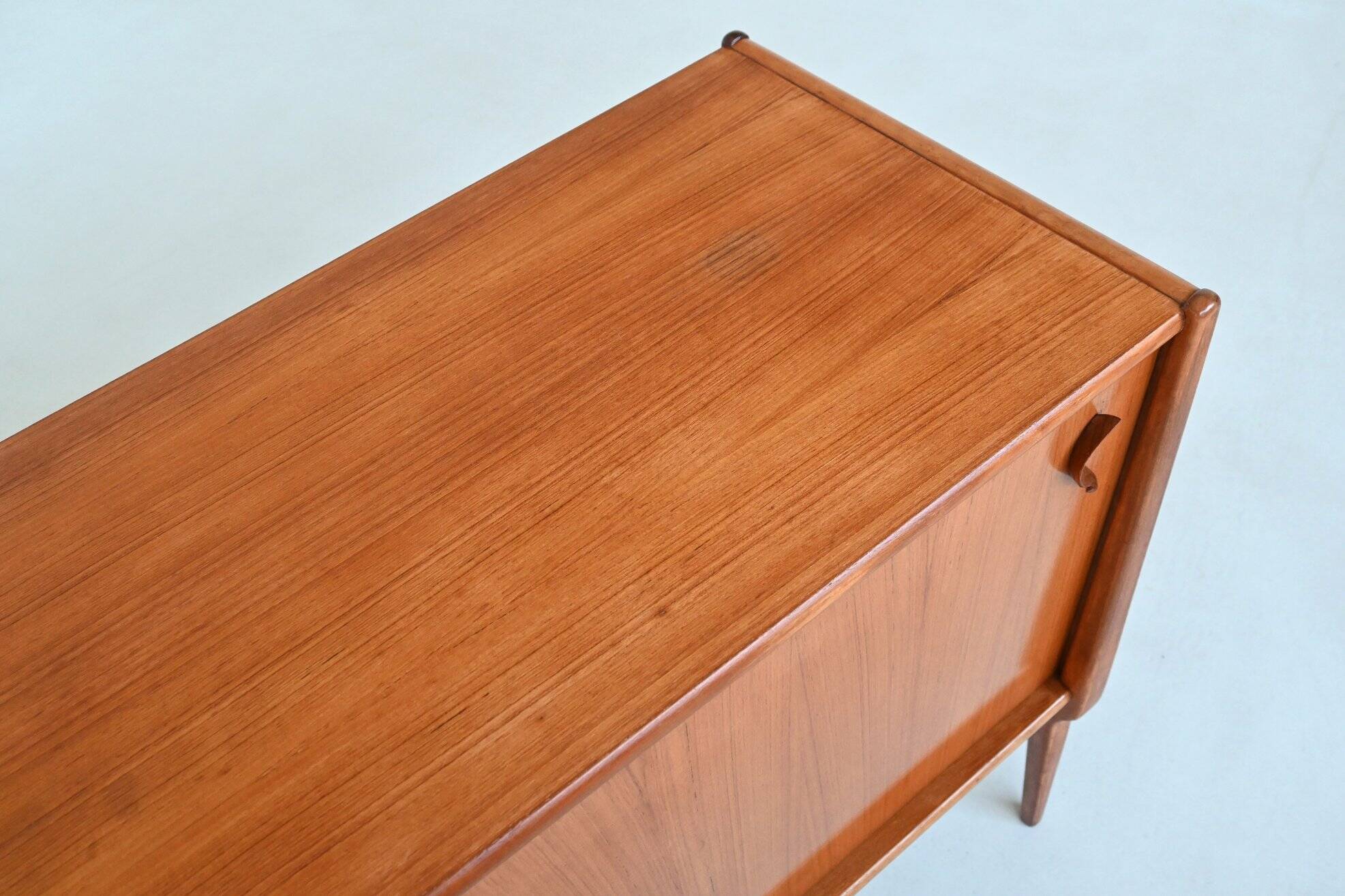 Bosteels Meubelen unique small sideboard in walnut Belgium 1970