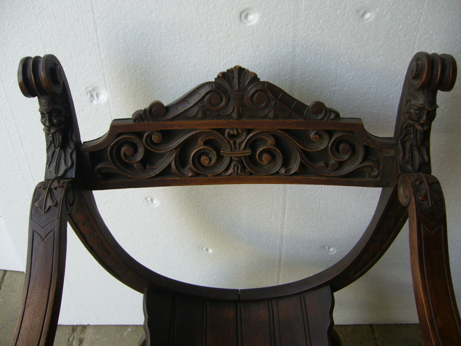 Old Dagobert chair