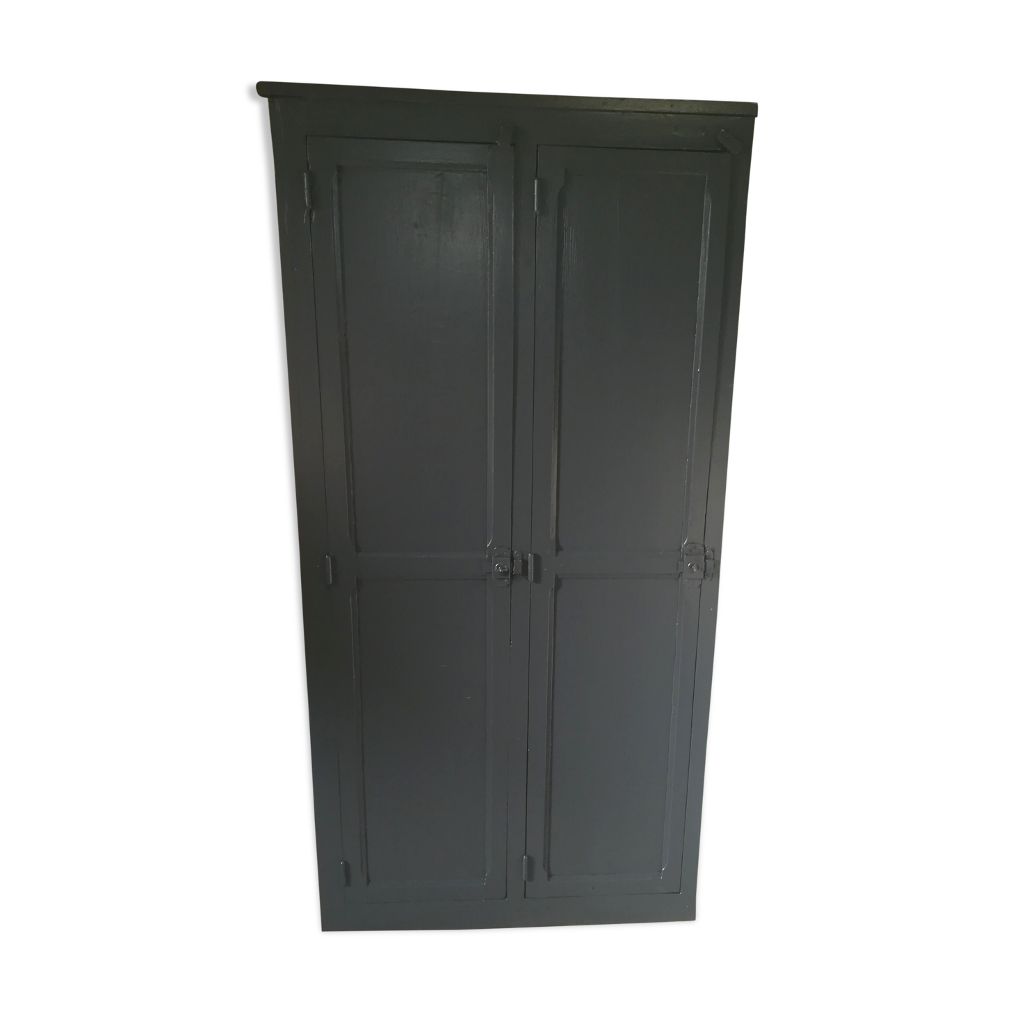 Cabinet former locker room workshop