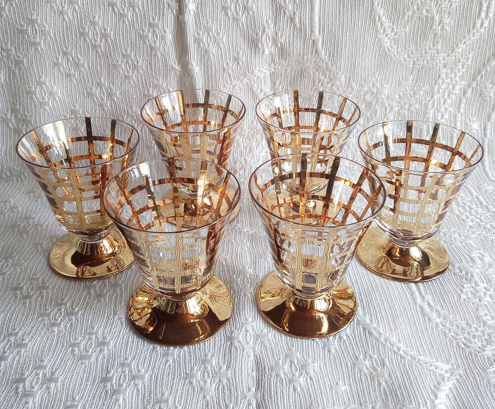 Suite de 6 verres dorés