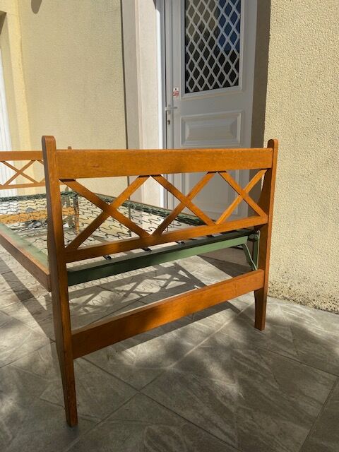 Single bed 1 person 70s