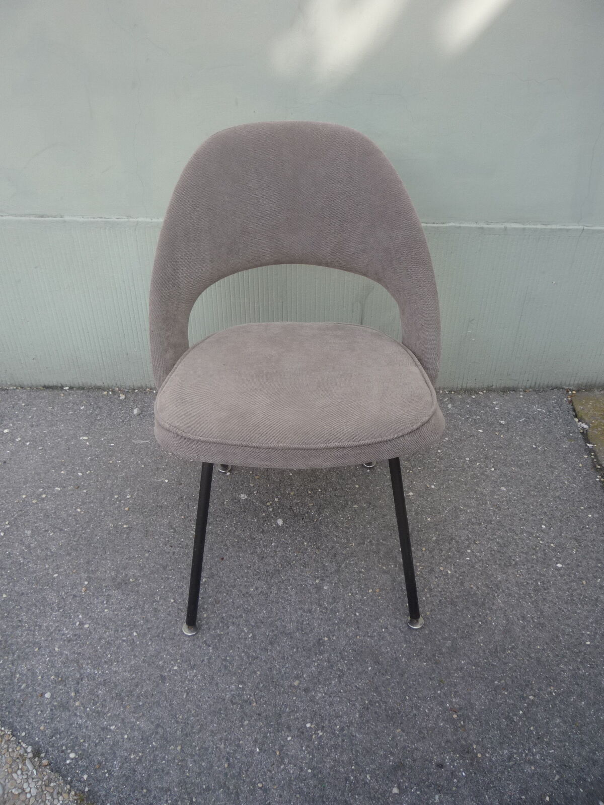 Chaise conference by Eero Saarinen