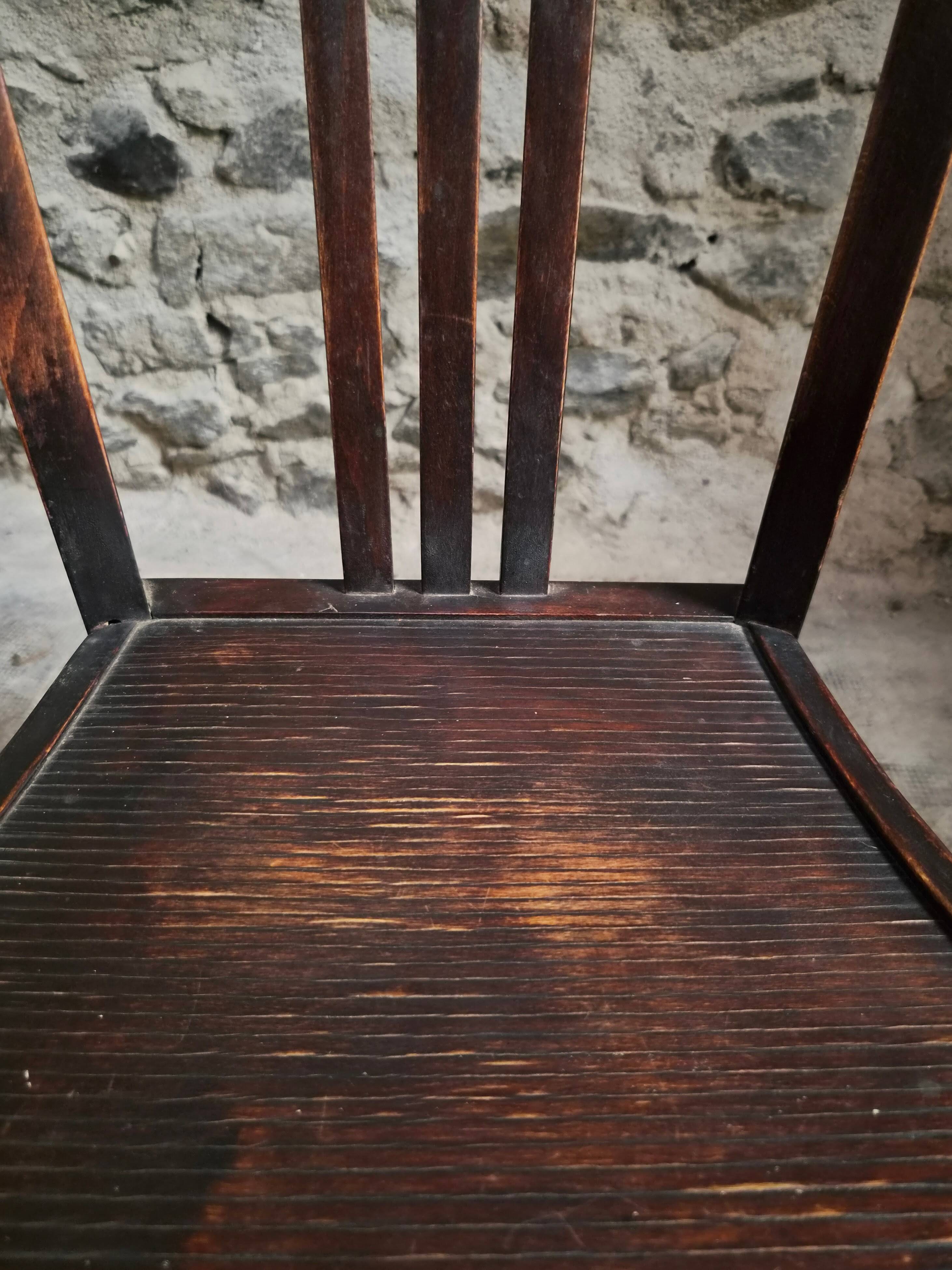 Set of 4 antique French bistro chairs Stella, circa 1900–1920.