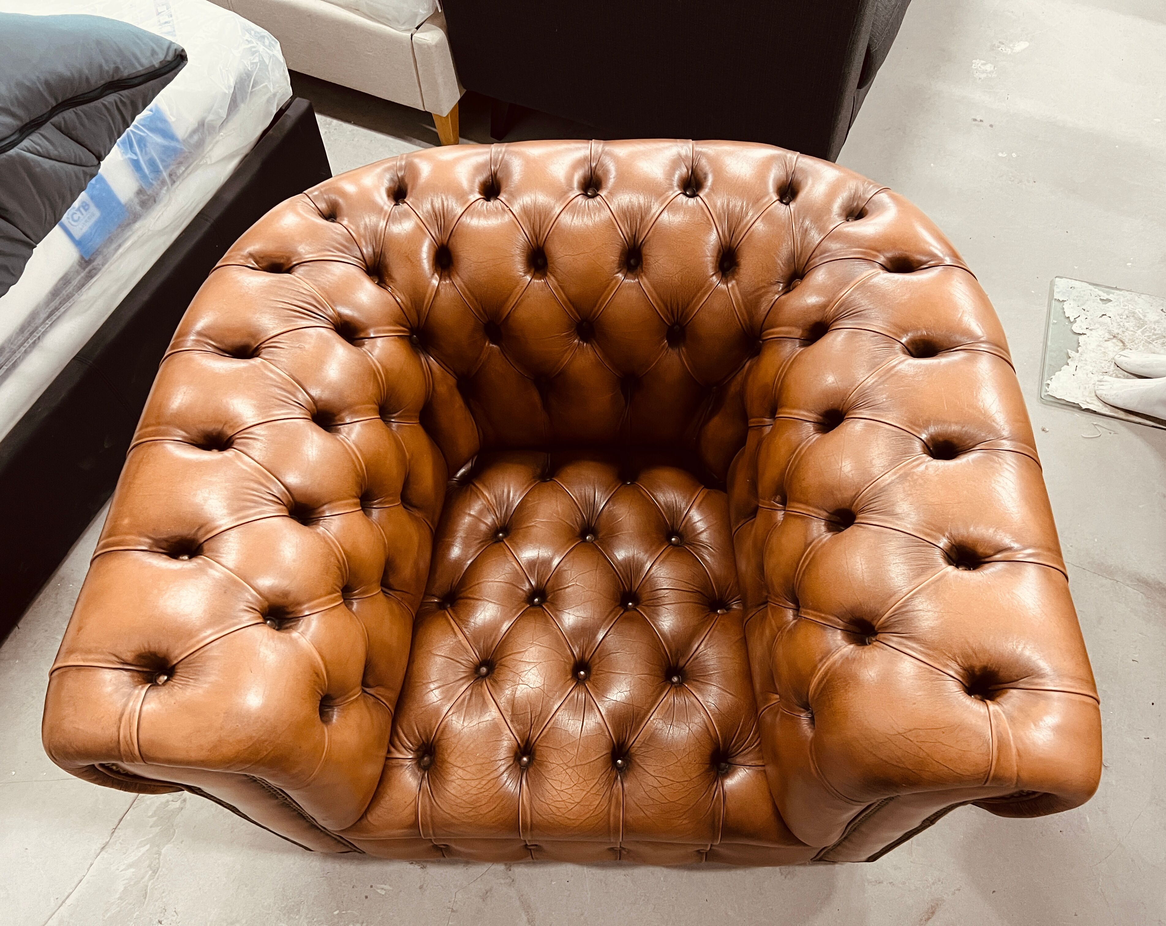 Chesterfield armchair in leather one place xl