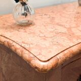 Commode style Louis XV à deux tiroirs avec tablier en marbre rose