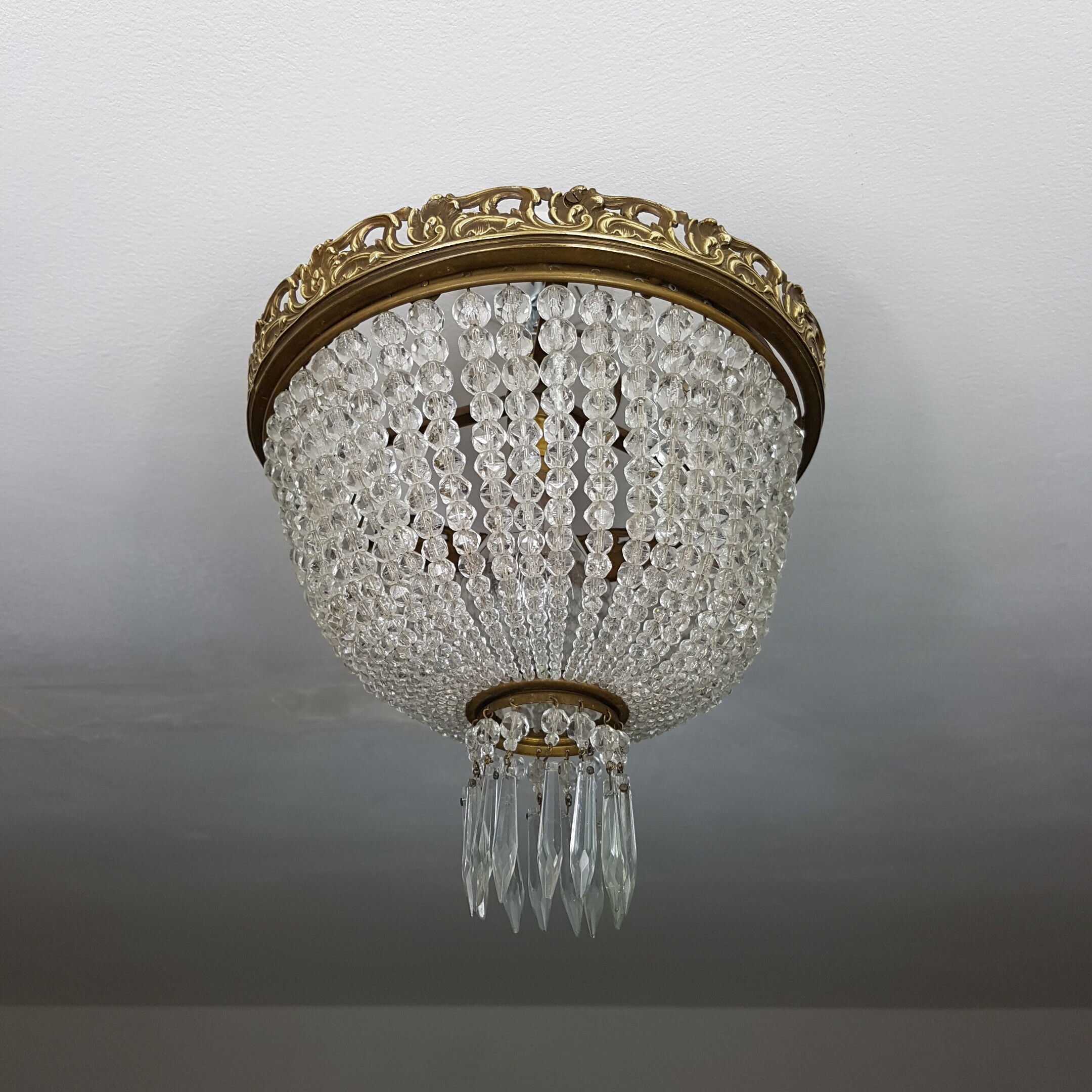 Ceiling light trash pearls and Crystal pendants