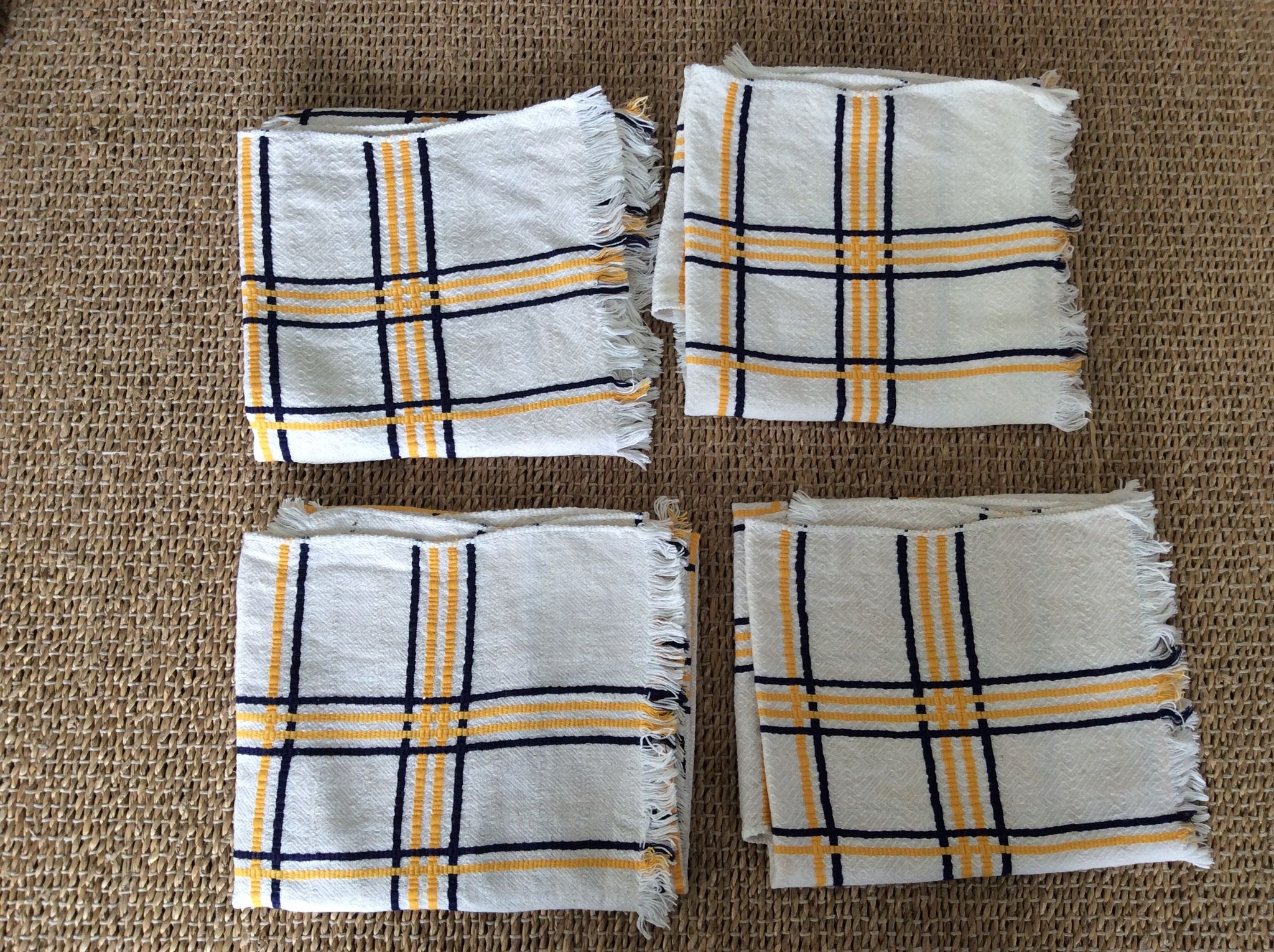 Series of 4 towels