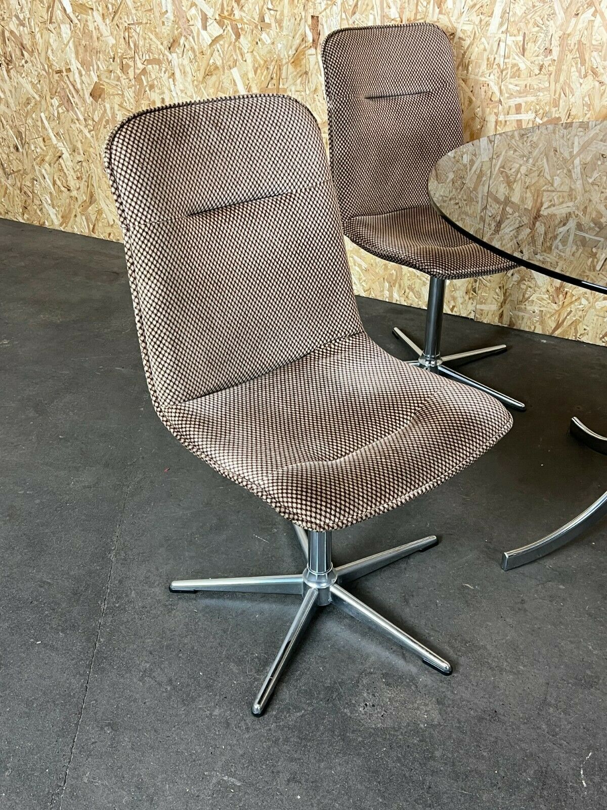 4 chaises & table des années 60