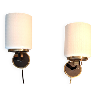 Pair of wall lights in gilded brass, black metal and opaline, 1960