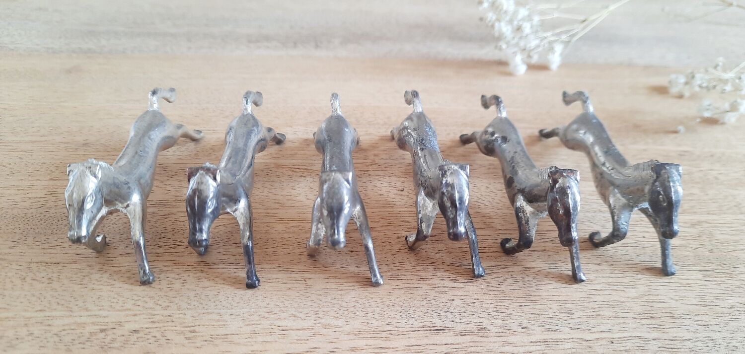 Horse metal knife holder