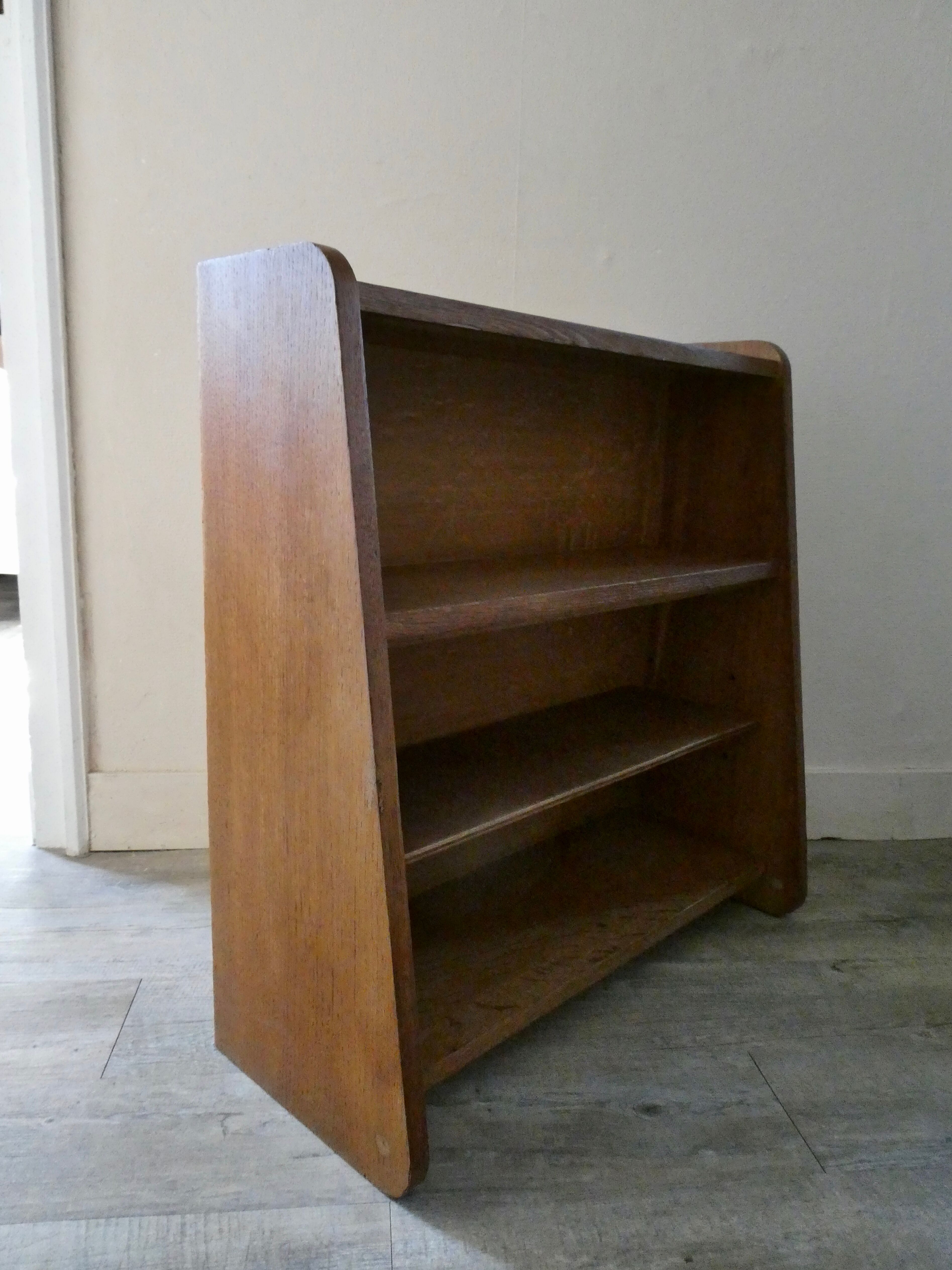 Oak shelves from the 1950s, reconstruction