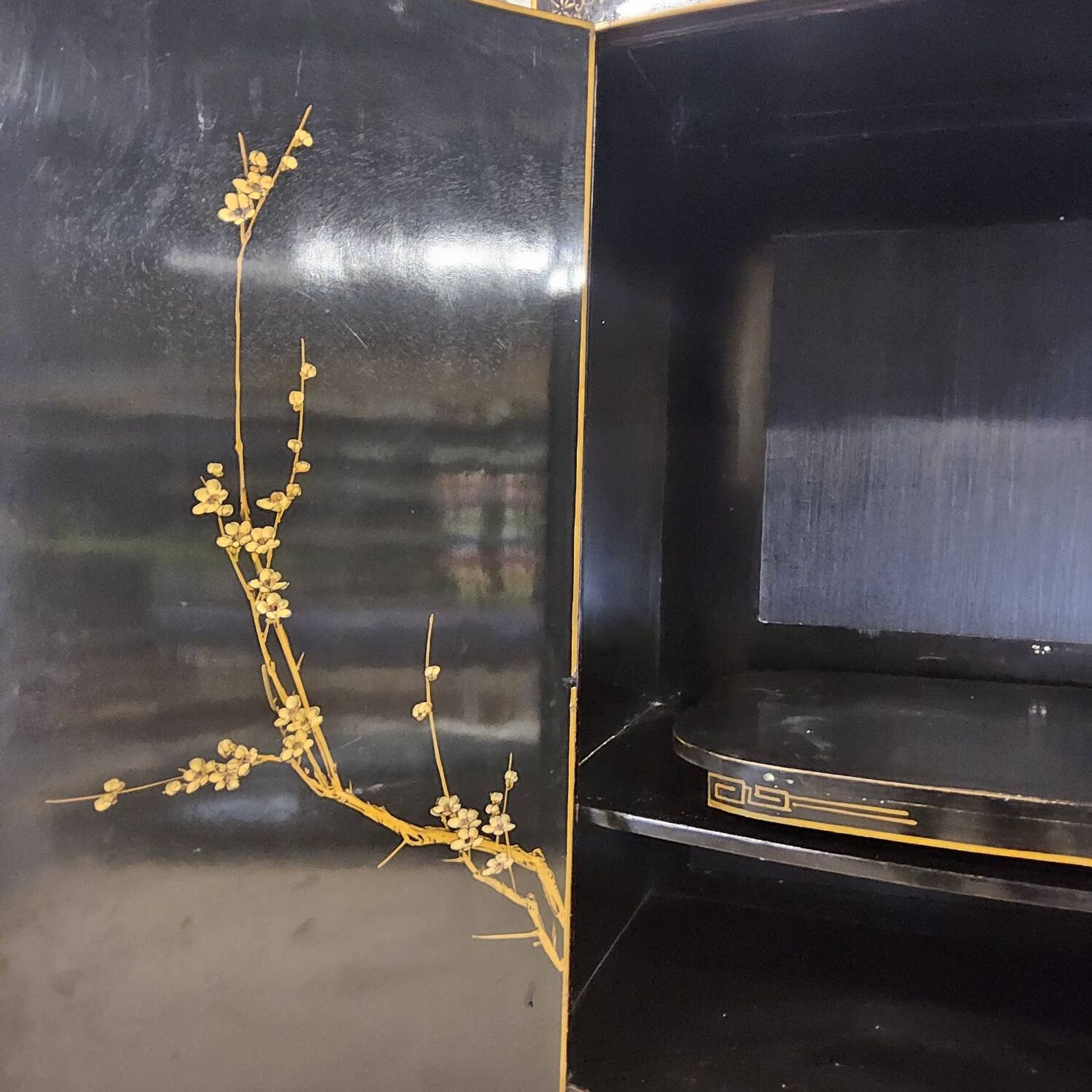 Vintage Chinese cabinet with gold leaf, flowers and birds / oriental