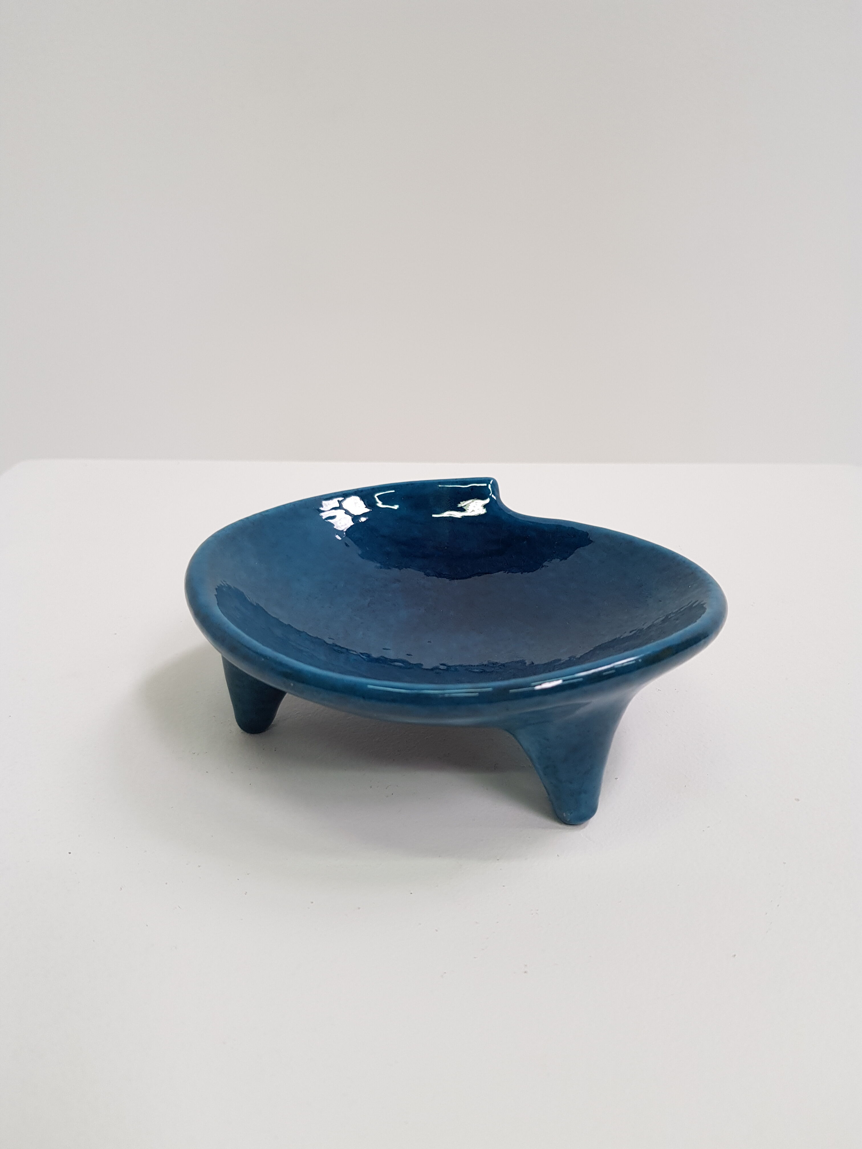 Tripod Bowl ceramic signed Isnard