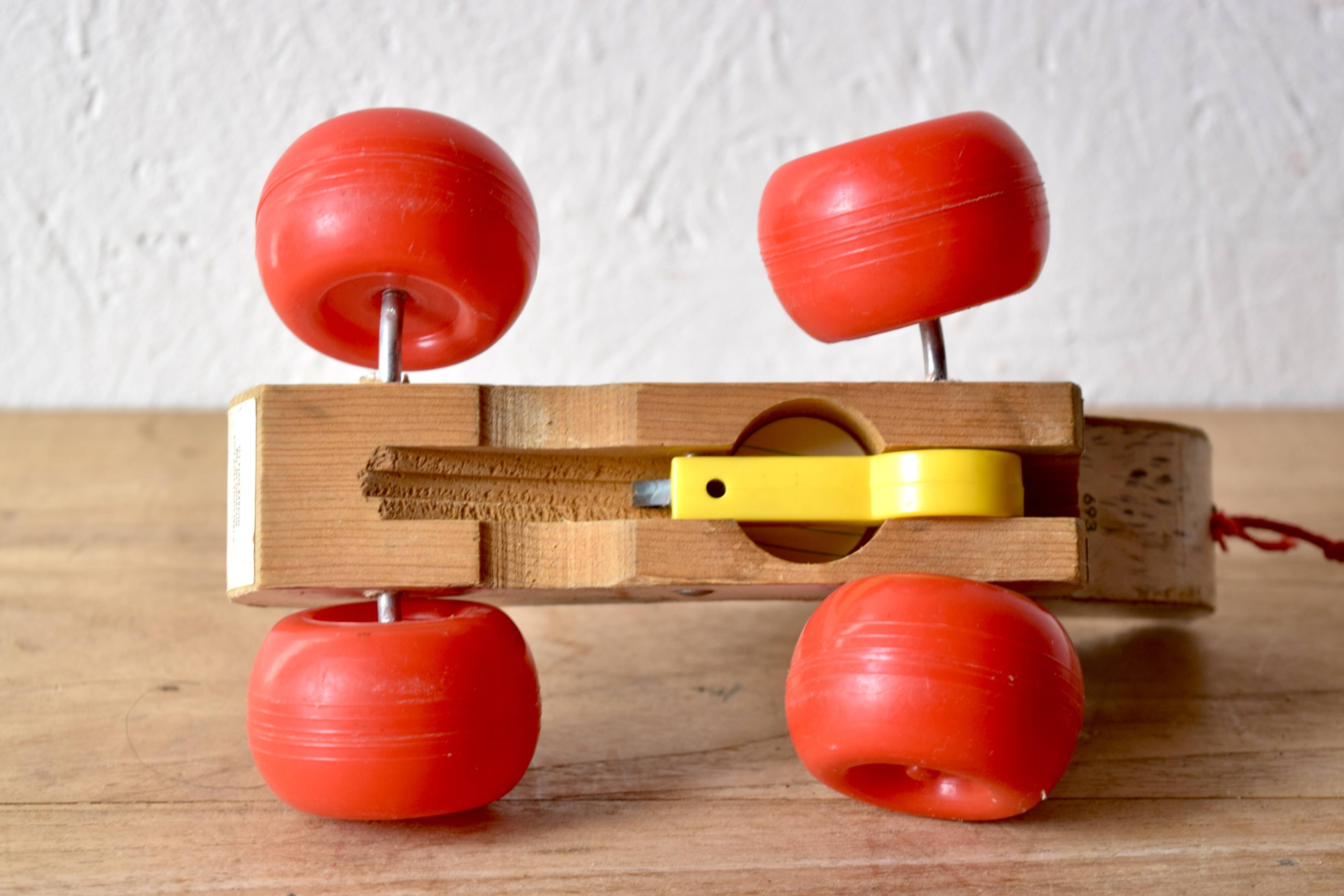 Little Snoopy - old Fisher-Price toy - small wooden dog to drag around - first edition: 1965