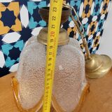 Suspension tulip glass with a textured finish