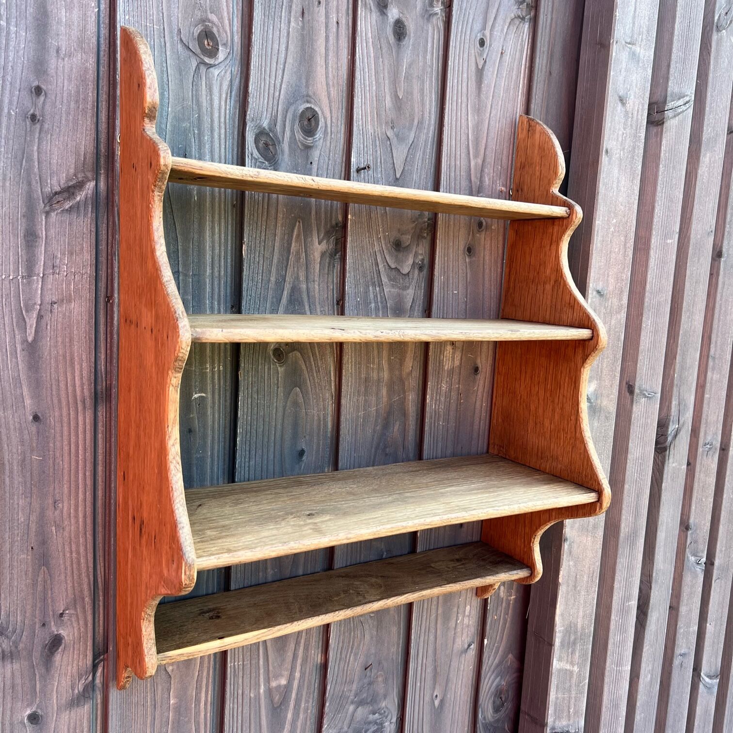 Artisanal shelf in raw wood