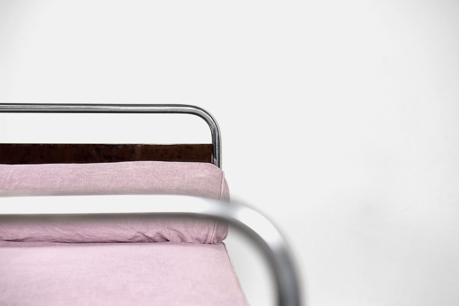 Vintage Art Déco Streamline Burled Wood Tubular Steel Bauhaus Bed, 1920s