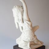 Original sculpture. Figura femenina de porcelana. Contemporary sculpture