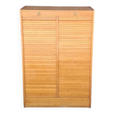 Curtain cabinet