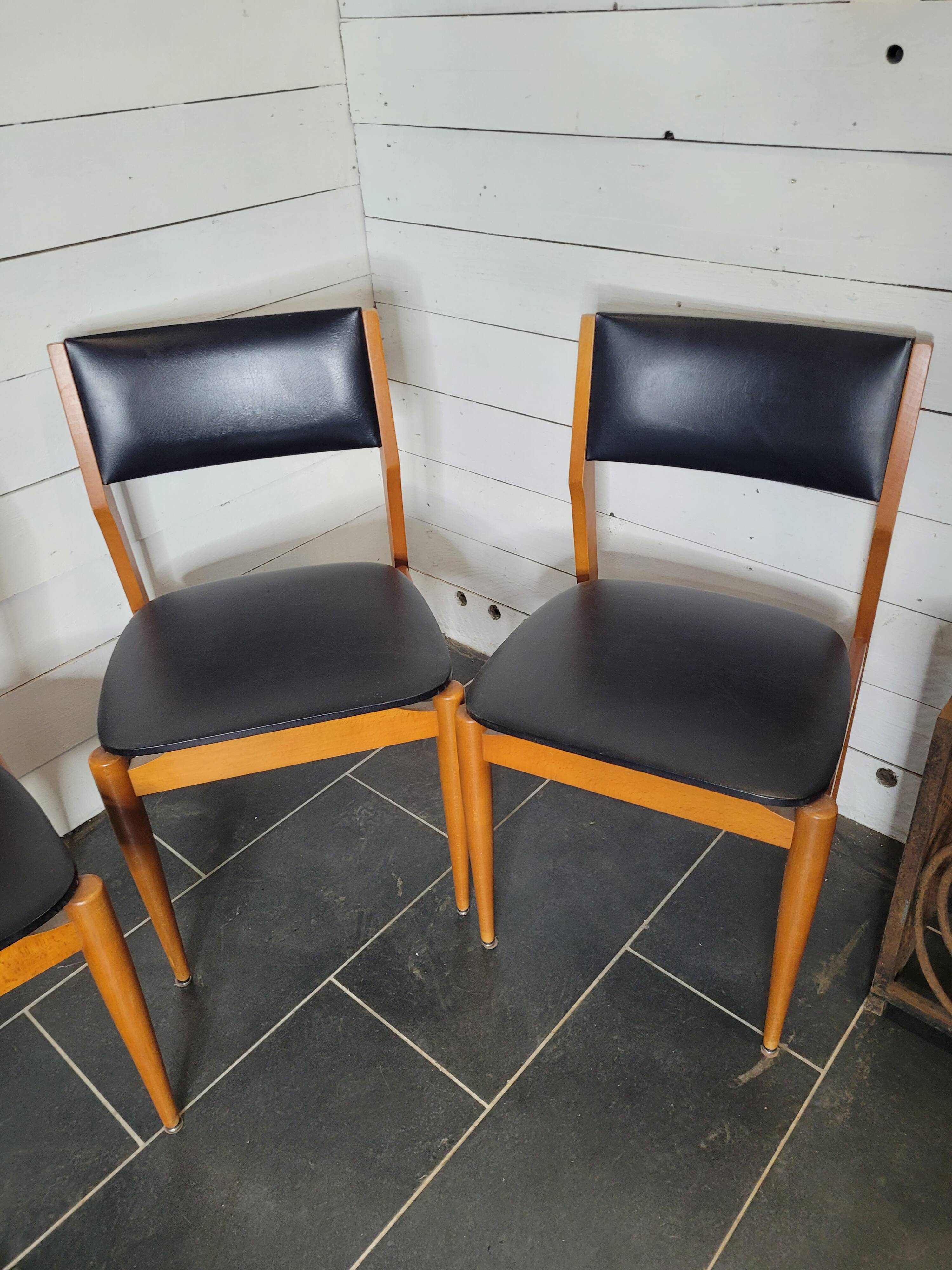 4 chaises scandinave des années 60