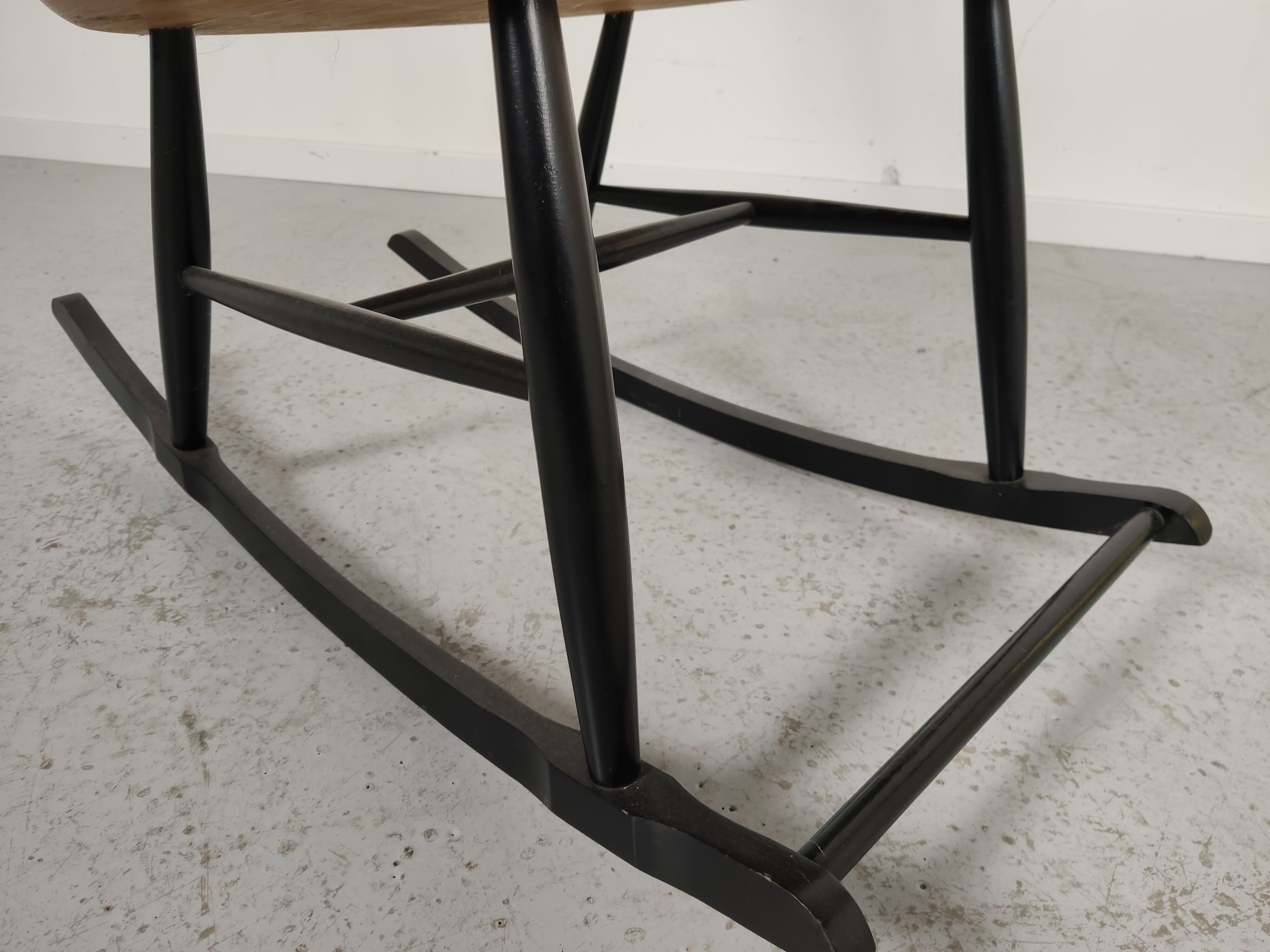 Scandinavian rocking-chair 60