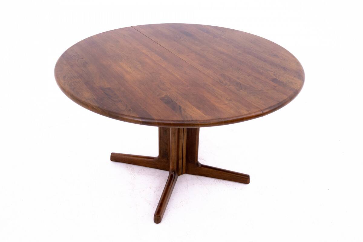 Walnut dining table, mid century modern, Denmark, 1960s.