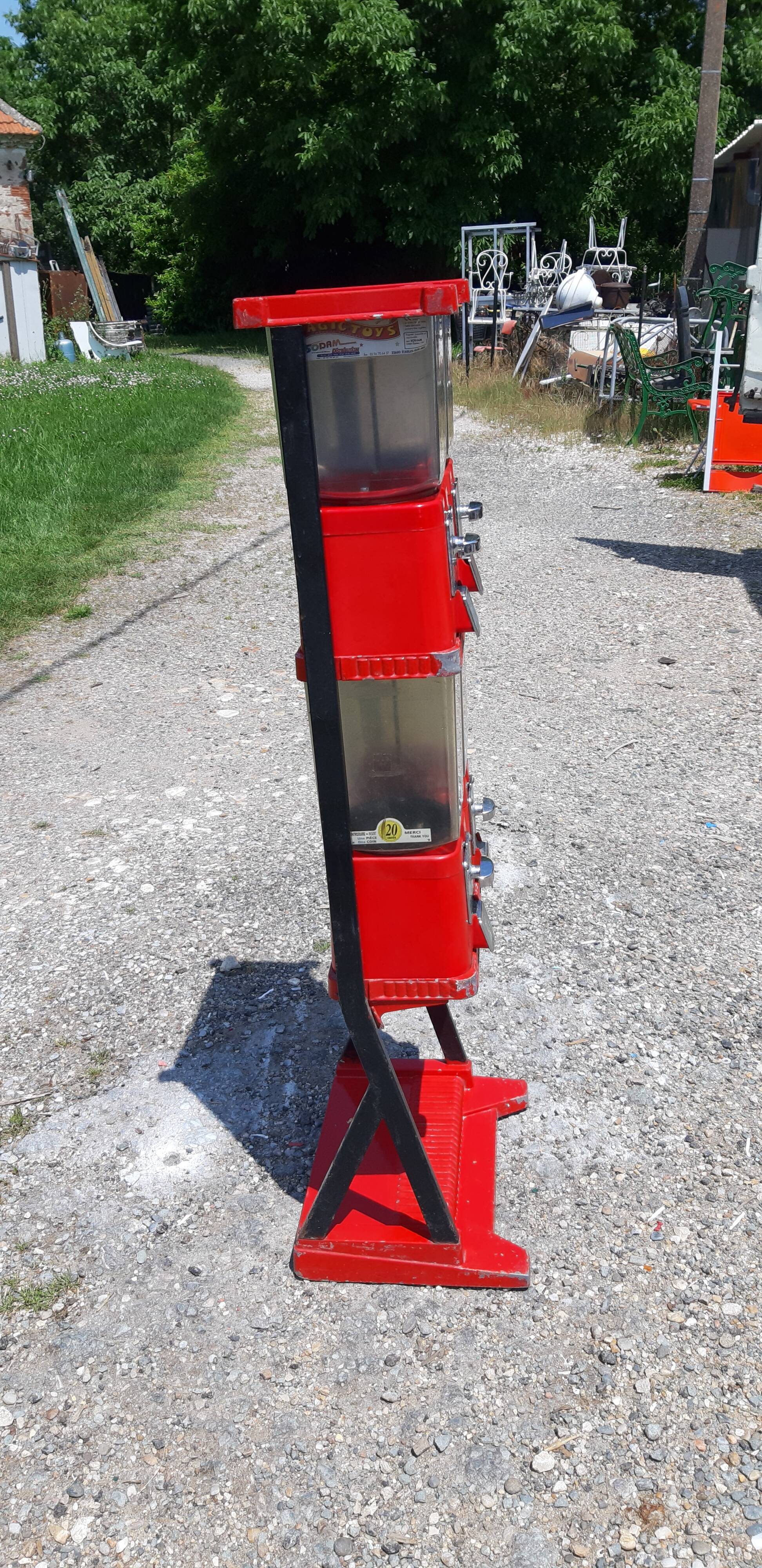 BRABO Candy Dispenser