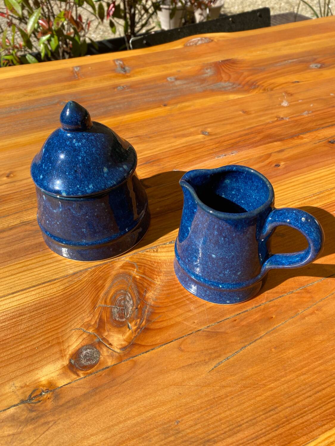 Sucrier et pot à lait bleu en céramique