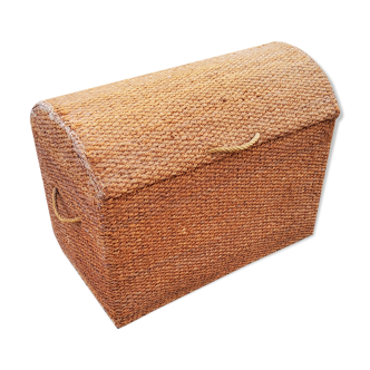 Trunk of the 70s in sea rush