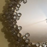Miroir Hollywood Regency en cristal de Pawla