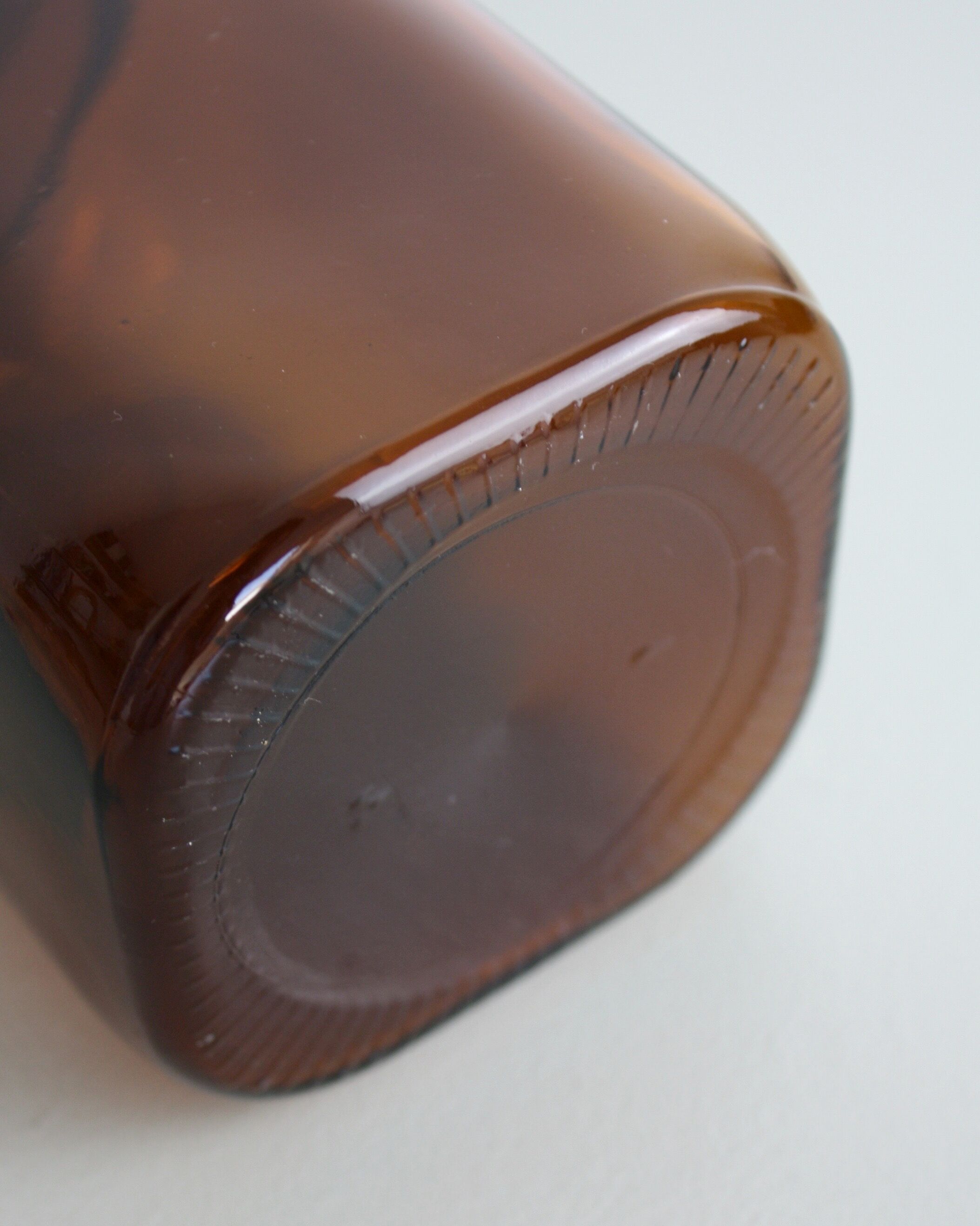 Amber apothecary pot