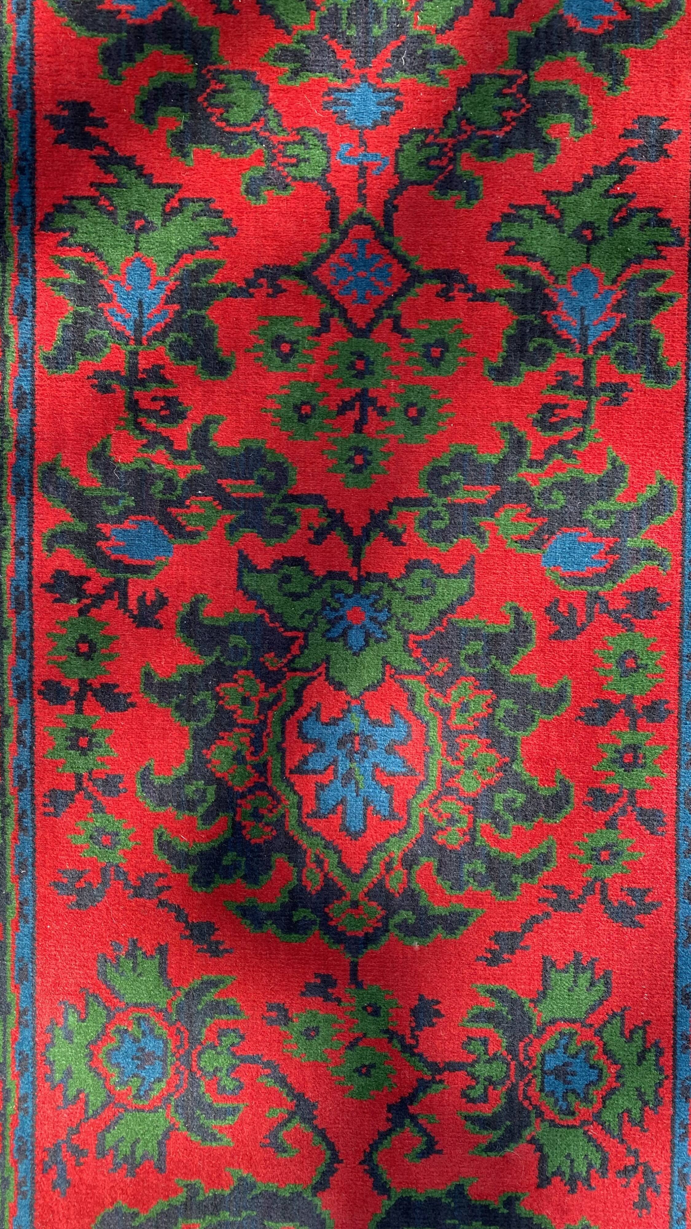 Hallway carpet 72x209 cut