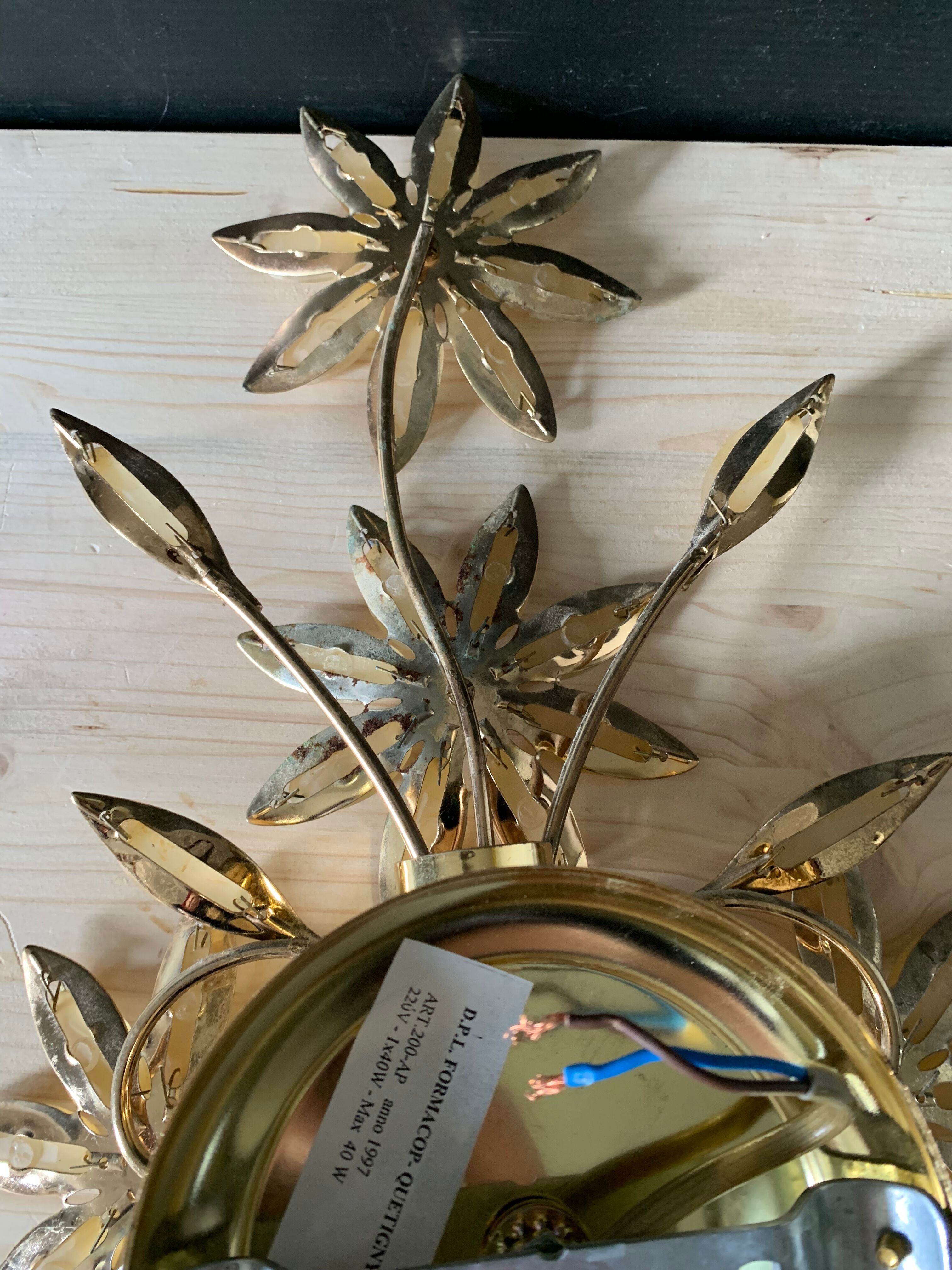 Wall lamp flowers gilded