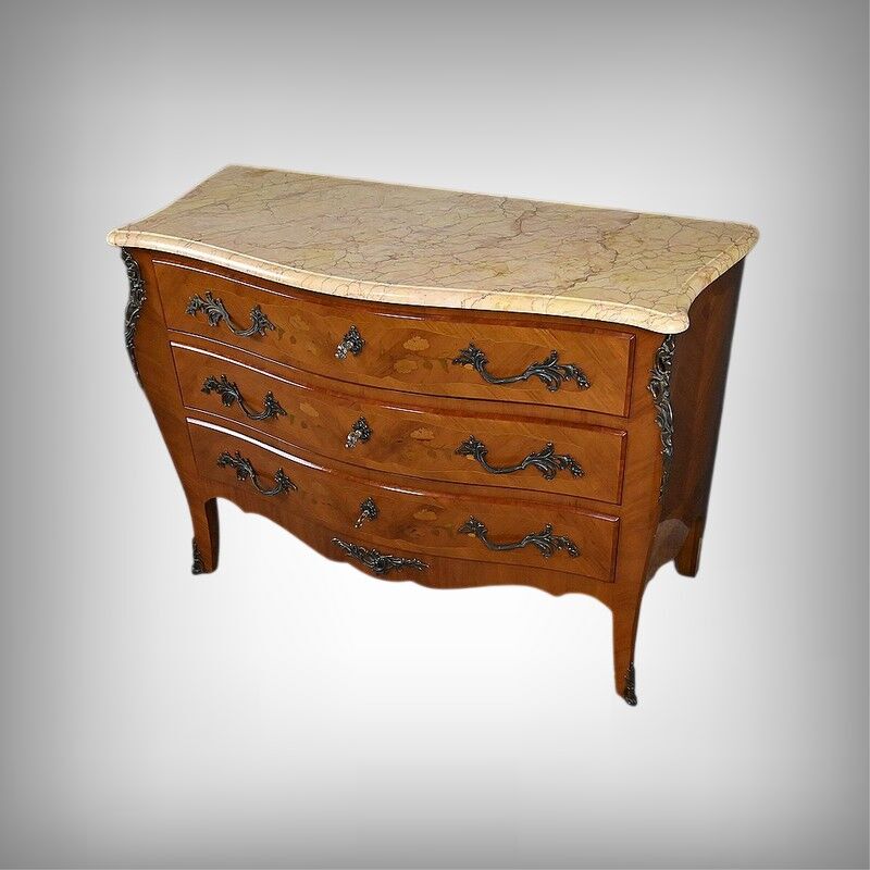 Commode en marqueterie de bois de rose, style Louis XV – 2ème partie XXe