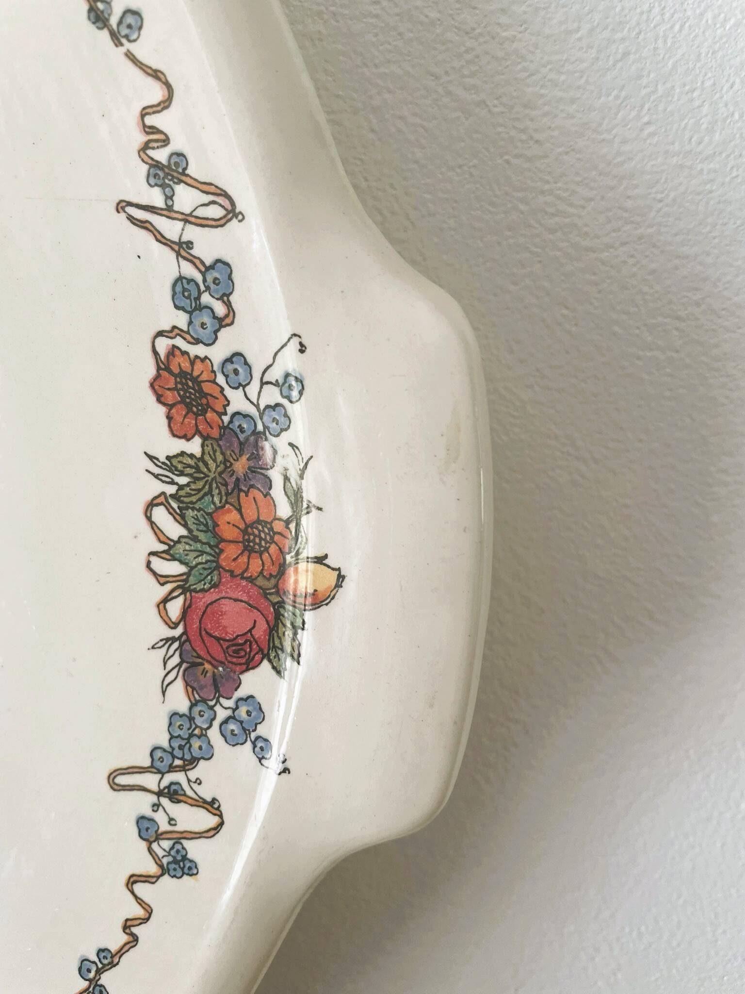 Sarreguemines serving dish - Alsatian decoration